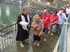 Renovando o Batismo no Rio Jordão 